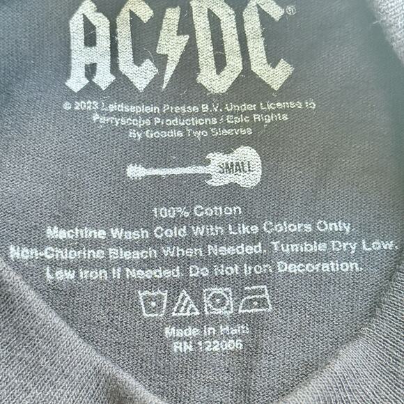 AC/DC Hells Bells T Shirt Size Small Black Unisex Rock Band Tee New with Damage - Picture 5 of 6
